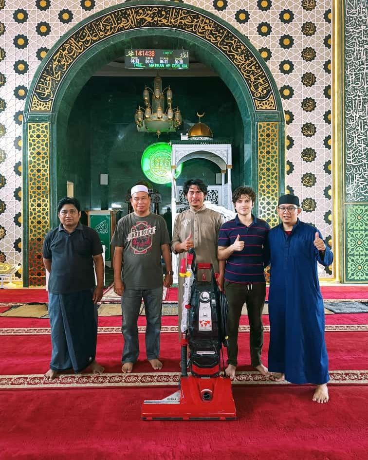 Hamra vacuum cleaner hm61. penyedot debu karpet sangat kuat.